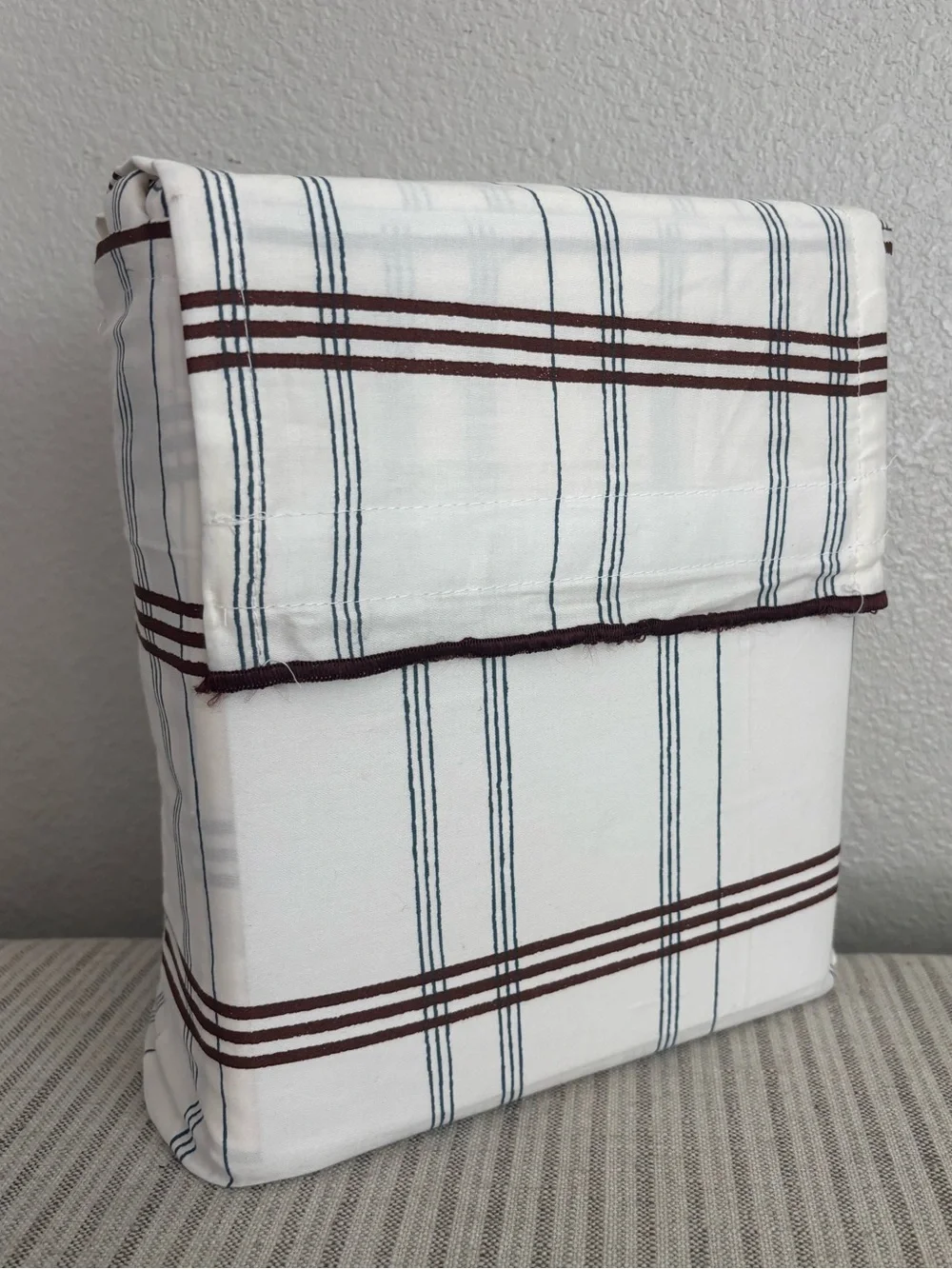 NWT Full 300 Thread Count Contrast Merrow Edge Plaid Sheets Cream/Navy/Burgundy